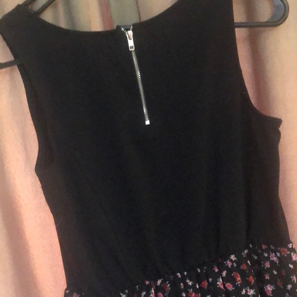 Sleeveless dress - Picture 5 of 5